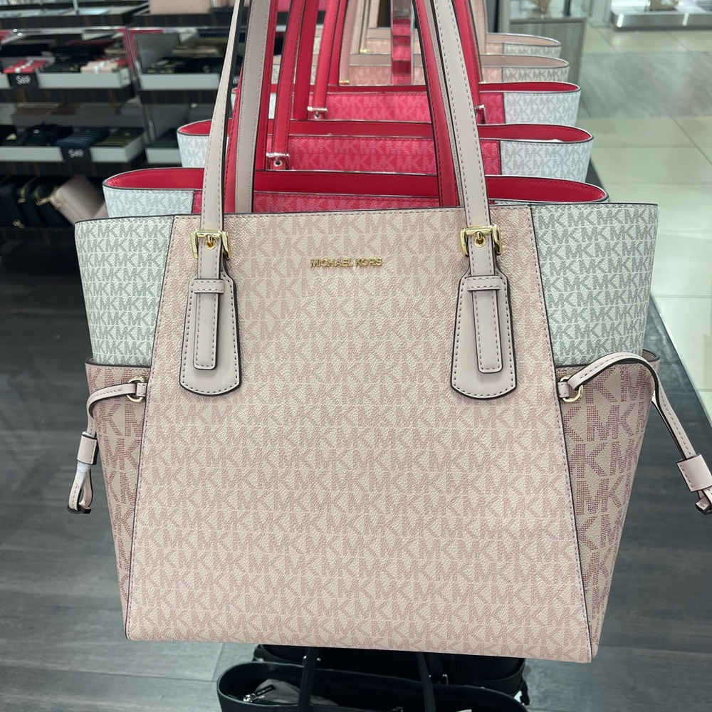 Michael Kors Voyager Lg Color-Block Signature Logo Tote
Powder Blush Multi 
NWT - Picture 14 of 16
